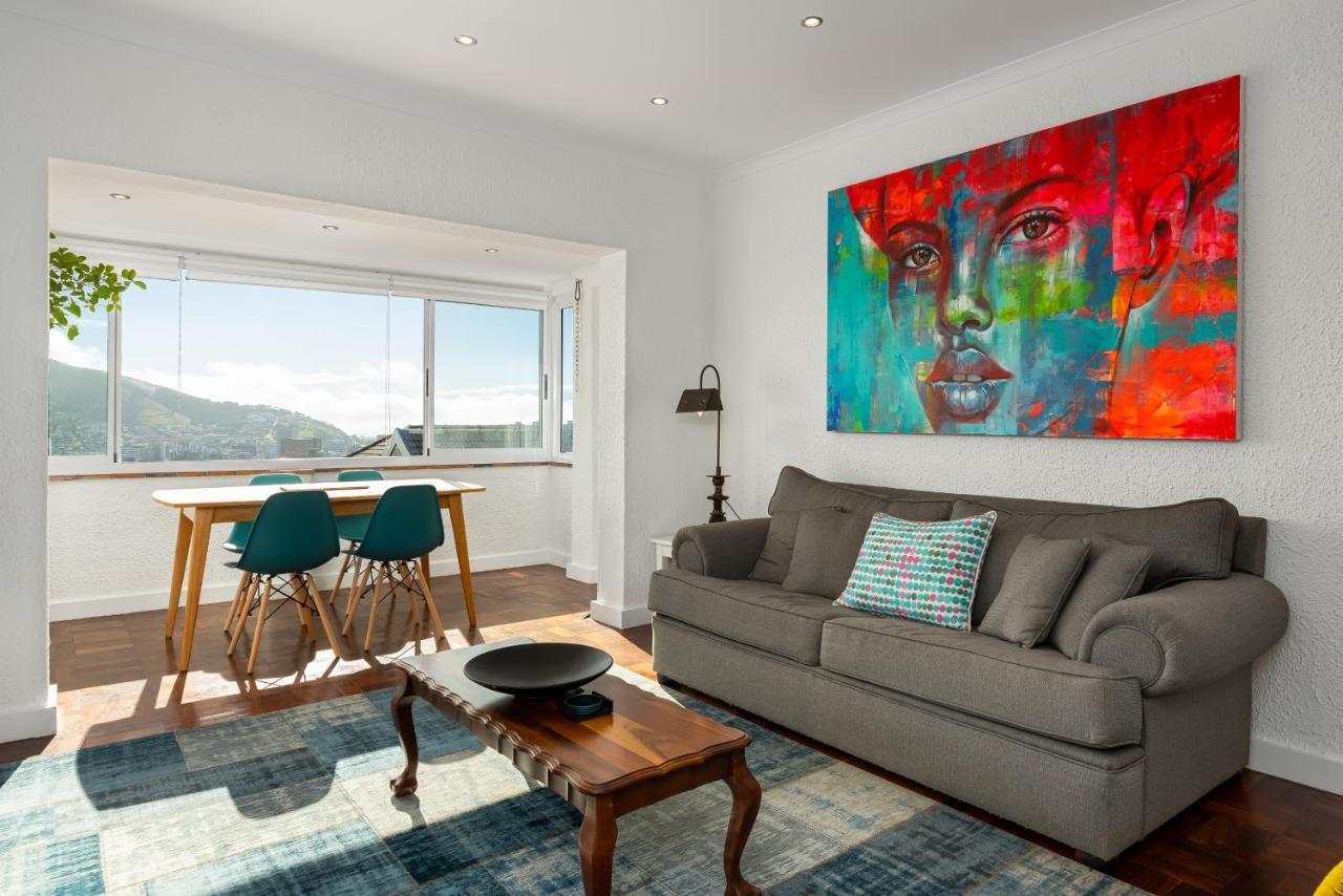Jagar Court 8 *
